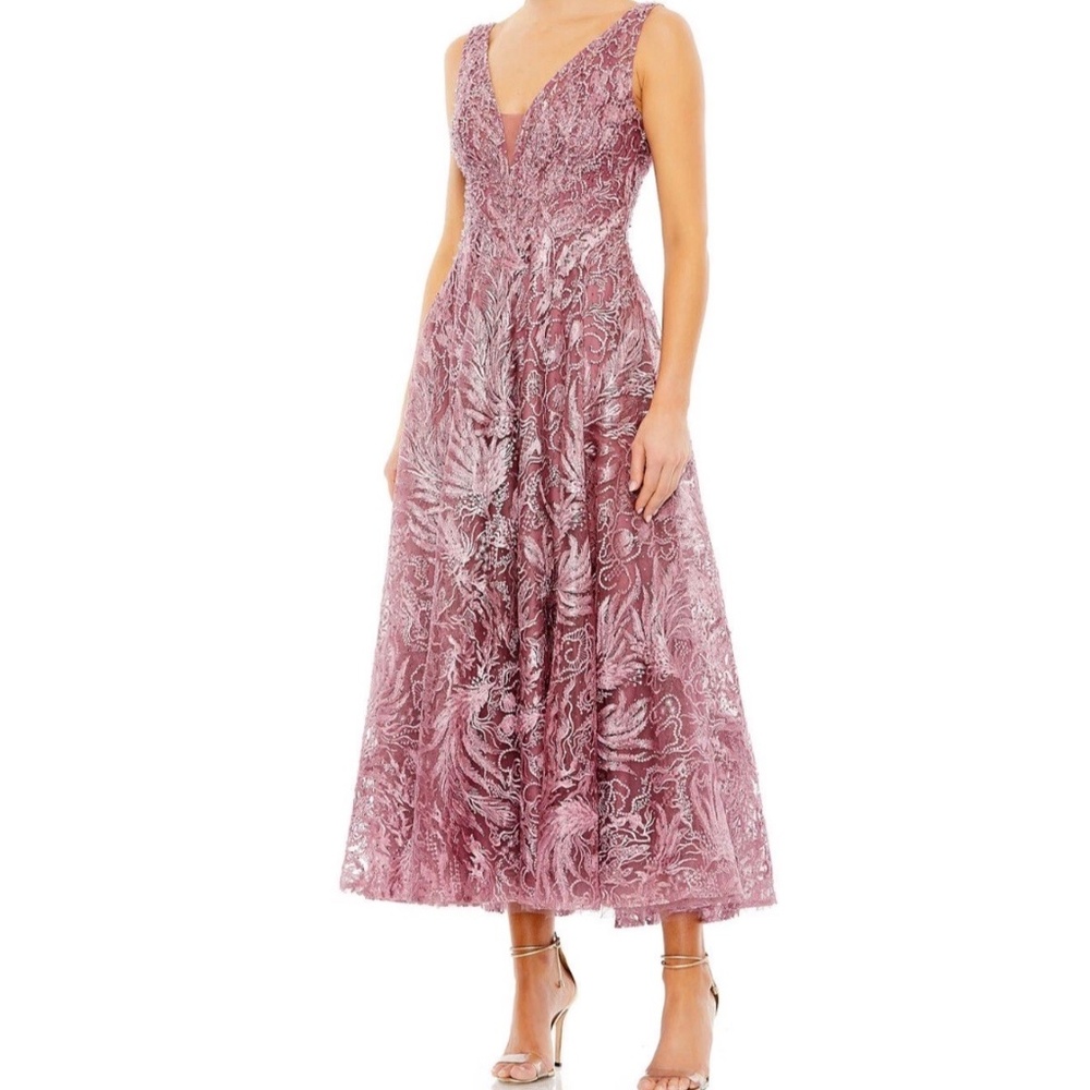 MAC DUGGAL Mauve/ Pink V Neck Floral Embroidered  A- Line Dress Gown Size 10